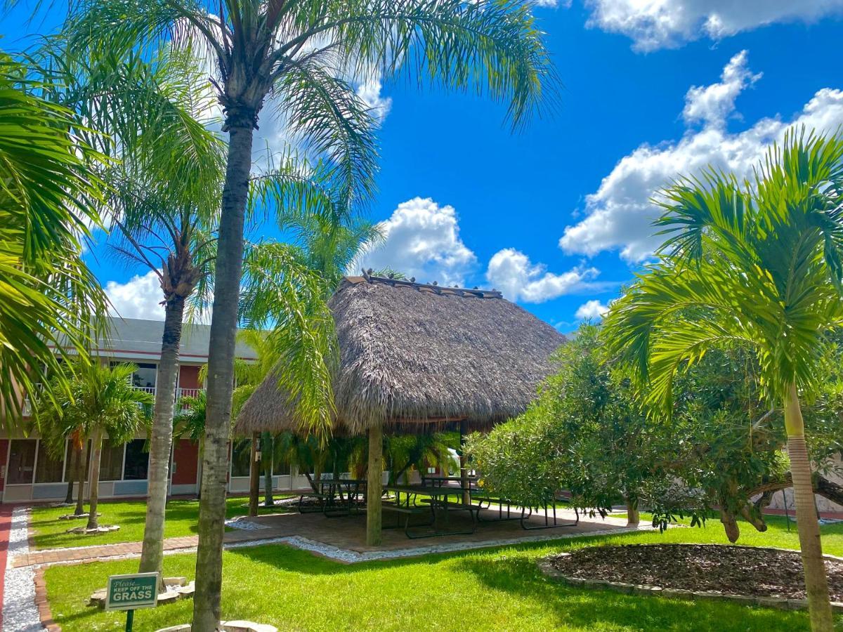 Garden Inn Homestead/Everglades/Gateway To Keys Bagian luar foto