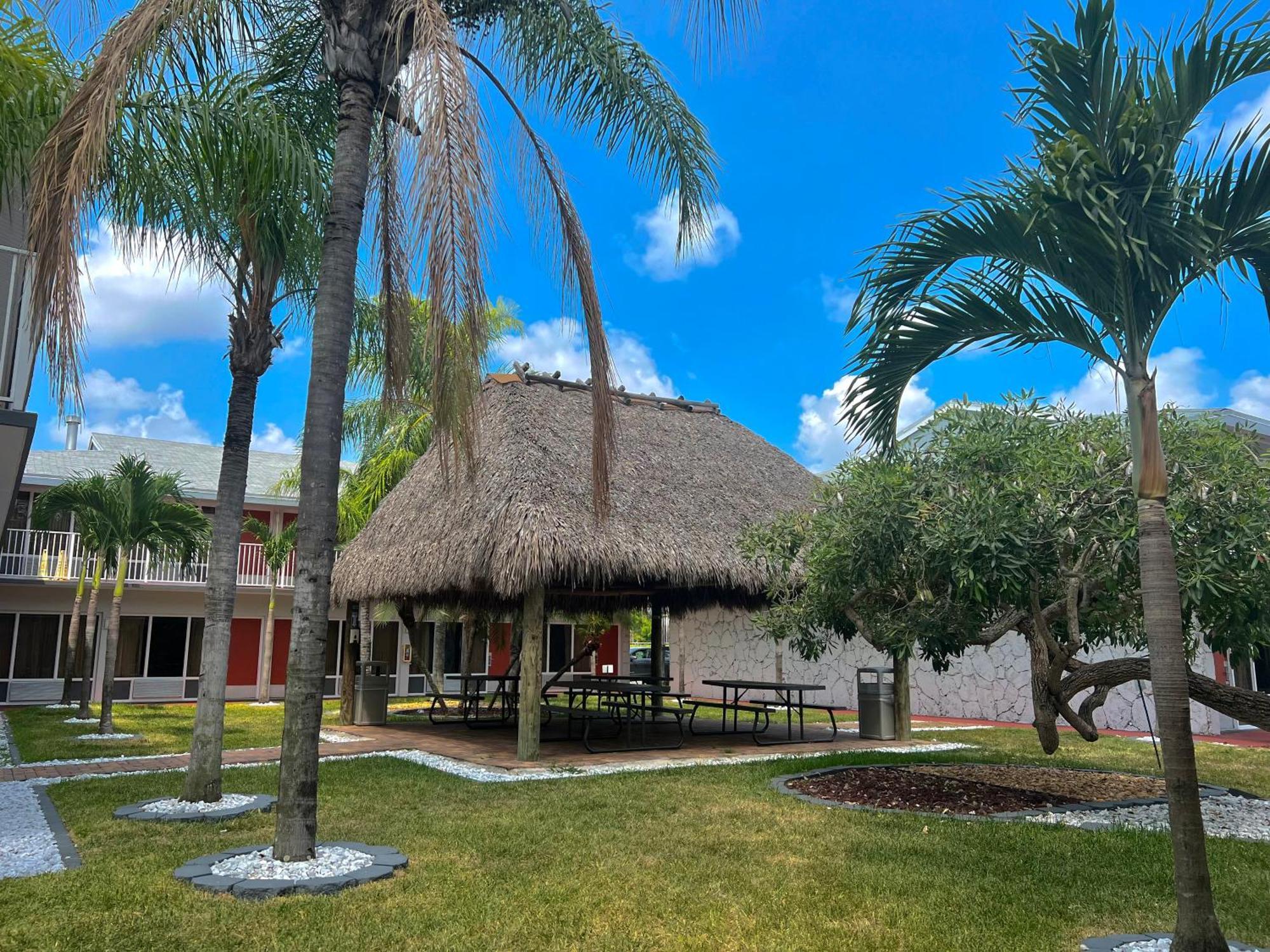 Garden Inn Homestead/Everglades/Gateway To Keys Bagian luar foto